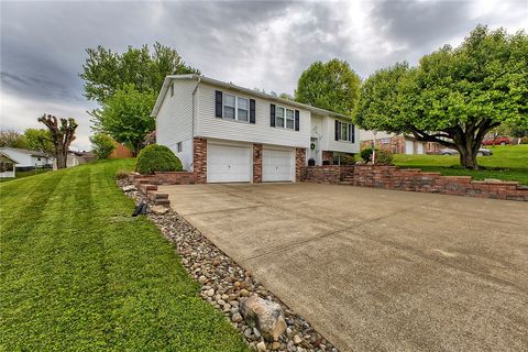 Photo of 65 W Glennis Dr, Greensburg, PA 15601 (MLS # 1751632)