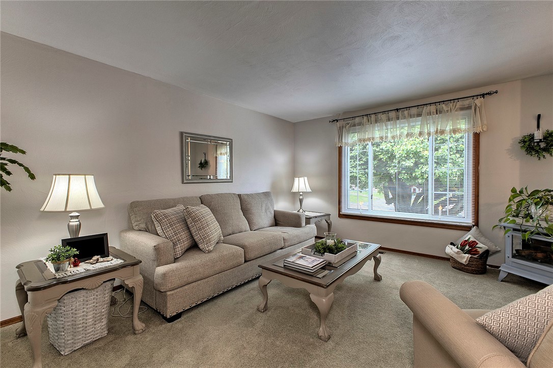 65 W Glennis Drive