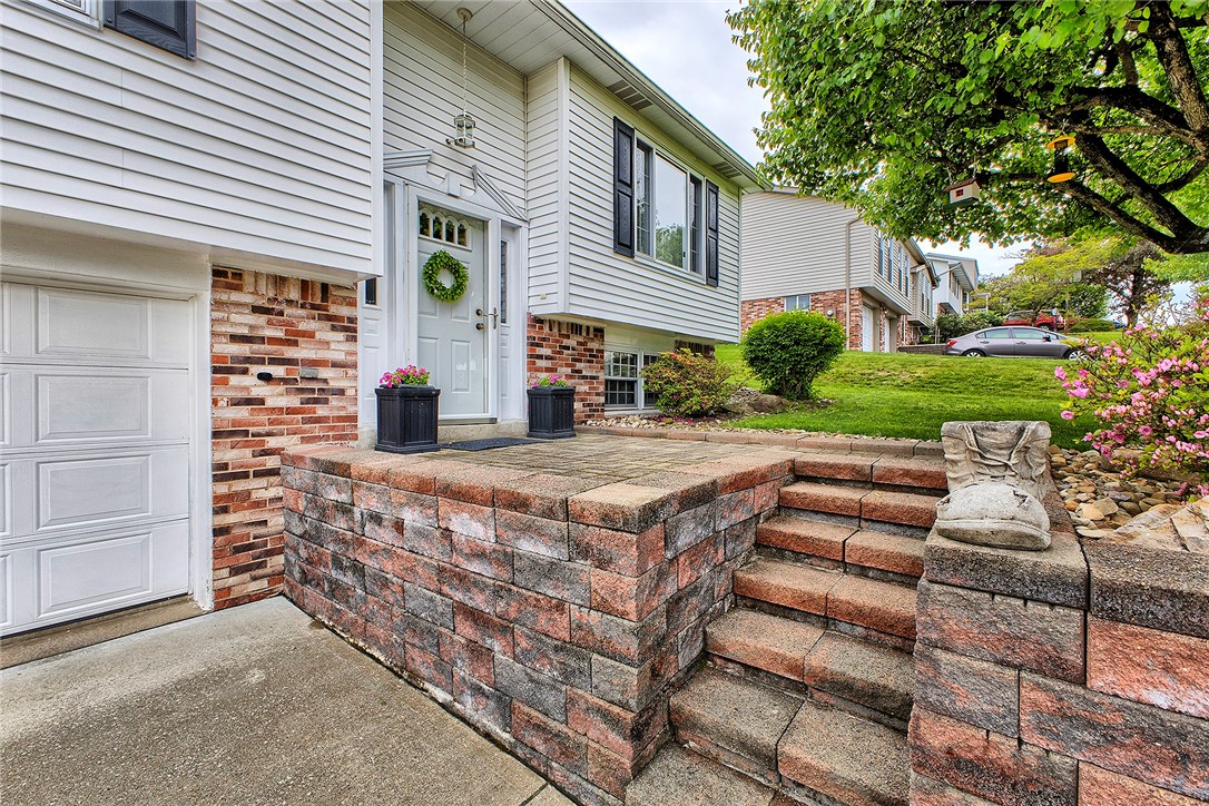 65 W Glennis Drive