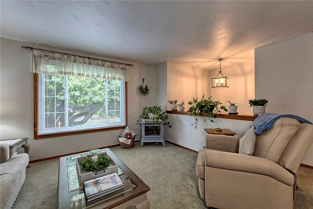 65 W Glennis Drive