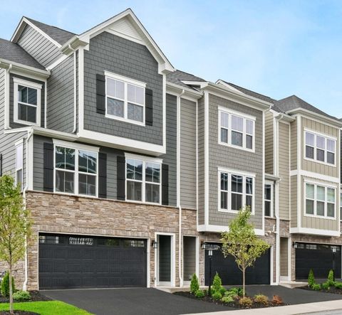 Photo of 184 Breckenridge Court, Cranberry Twp, PA 16066 (MLS # 1751692)