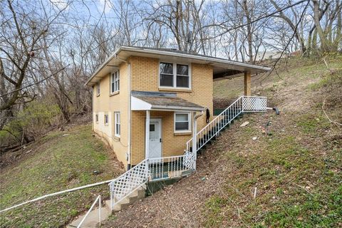 Photo of 1353 Bower Hill Rd, Bridgeville, PA 15017 (MLS # 1747235)