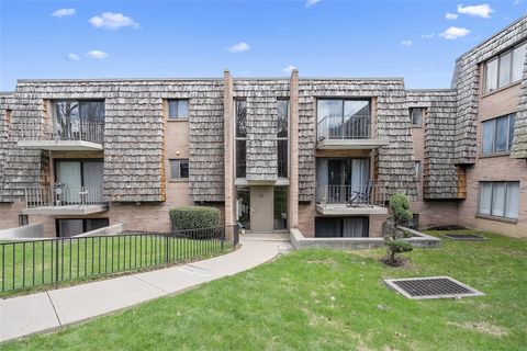 1232 Forest Green Dr BLDG#12 Moon/Crescent Twp PA 15108