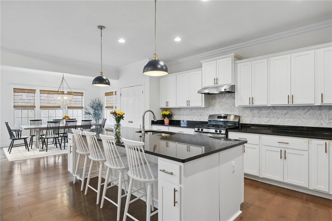 Adams Twp, Pennsylvania 16046, United States, 4 Bedrooms Bedrooms, ,4 BathroomsBathrooms,Residential,Contingent,105018