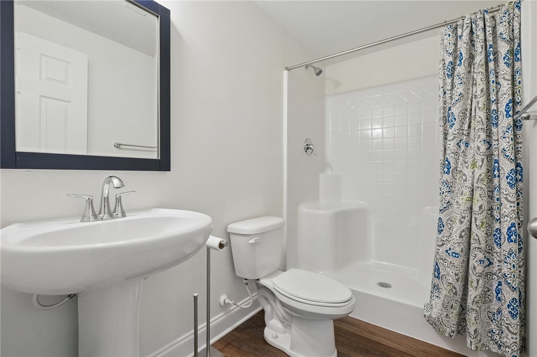 Adams Twp, Pennsylvania 16046, United States, 4 Bedrooms Bedrooms, ,4 BathroomsBathrooms,Residential,Contingent,105018