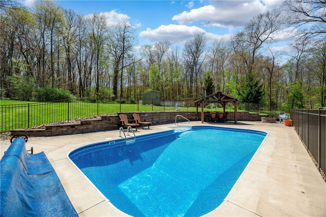 Connoquenessing Twp, Pennsylvania 16001, United States, 3 Bedrooms Bedrooms, ,3 BathroomsBathrooms,Residential,Contingent,124219