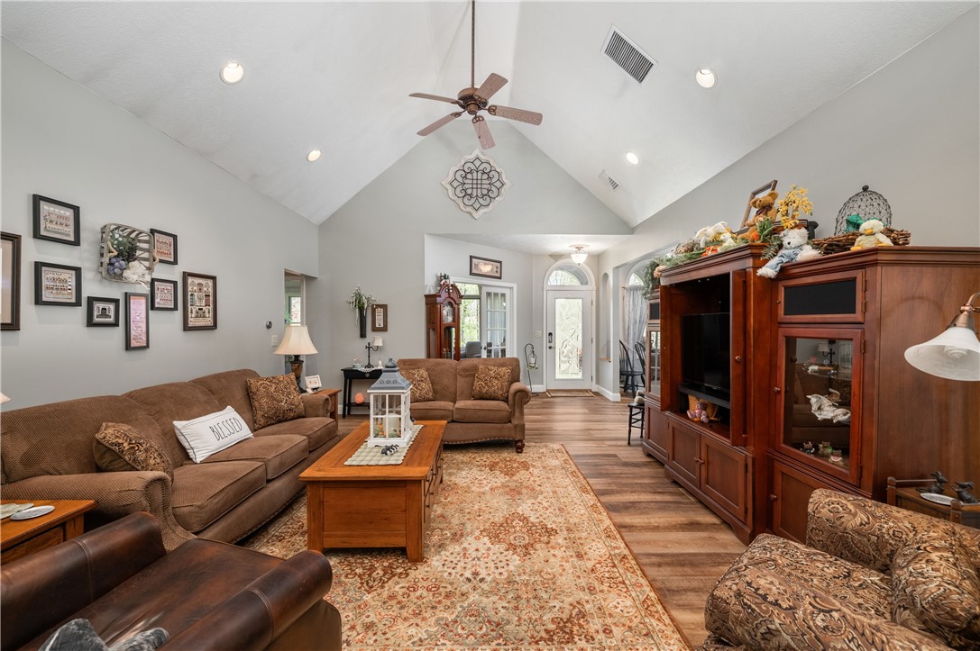 Connoquenessing Twp, Pennsylvania 16001, United States, 3 Bedrooms Bedrooms, ,3 BathroomsBathrooms,Residential,Contingent,124219