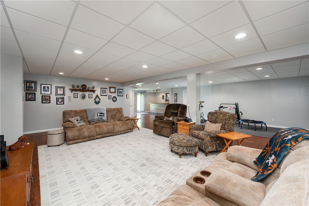 Connoquenessing Twp, Pennsylvania 16001, United States, 3 Bedrooms Bedrooms, ,3 BathroomsBathrooms,Residential,Contingent,124219