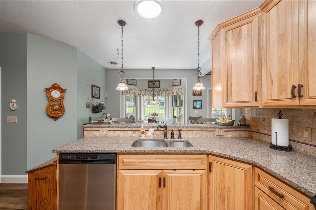 Connoquenessing Twp, Pennsylvania 16001, United States, 3 Bedrooms Bedrooms, ,3 BathroomsBathrooms,Residential,Contingent,124219