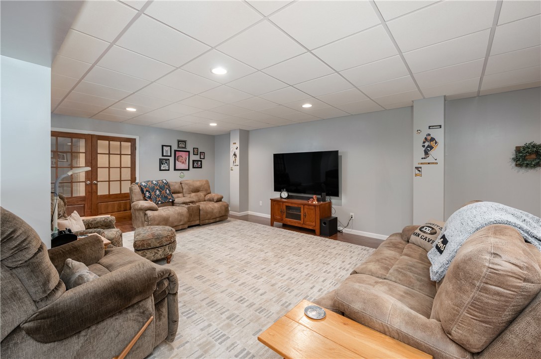 Connoquenessing Twp, Pennsylvania 16001, United States, 3 Bedrooms Bedrooms, ,3 BathroomsBathrooms,Residential,Contingent,124219