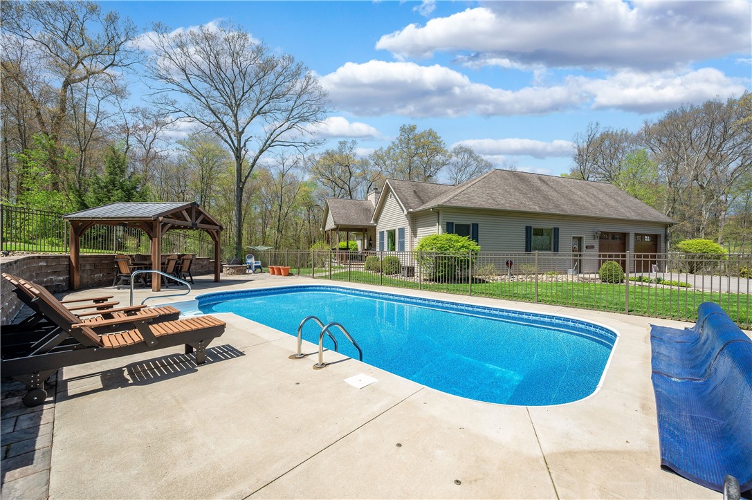 Connoquenessing Twp, Pennsylvania 16001, United States, 3 Bedrooms Bedrooms, ,3 BathroomsBathrooms,Residential,Contingent,124219