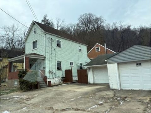 Photo of 810 Glenn Ave, Mckeesport, PA 15133 (MLS # 1745859)
