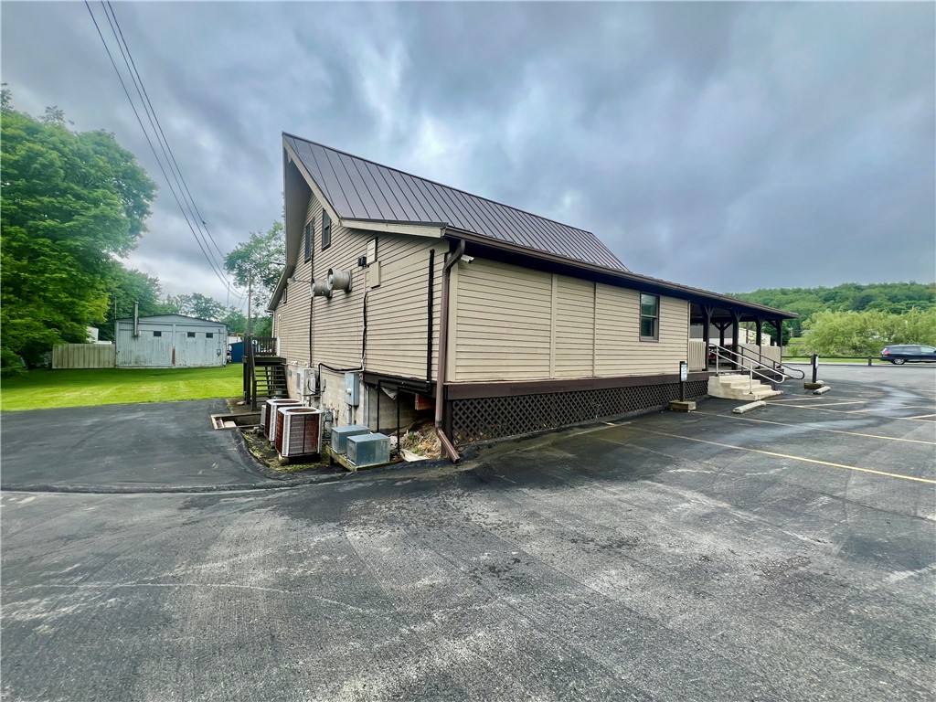 3420 Perry Hwy