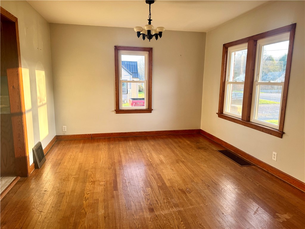 Grove City Boro, Pennsylvania 16127, United States, 3 Bedrooms Bedrooms, ,1 BathroomBathrooms,Residential,Contingent,124287