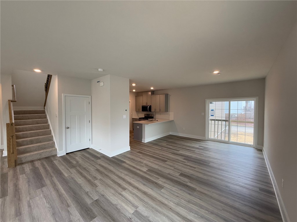 1281 Newbury Highland, Bridgeville, Pennsylvania image 2