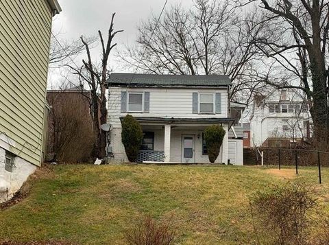 Photo of 130 Fairview Ave, East Pittsburgh, PA 15112 (MLS # 1758572)