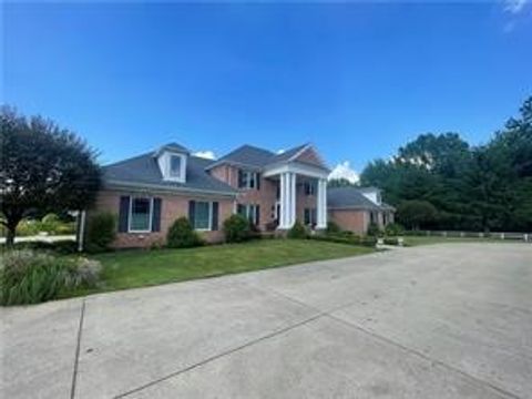 Photo of 4605 Whippoorwill Dr, Hermitage, PA 16148 (MLS # 1752394)