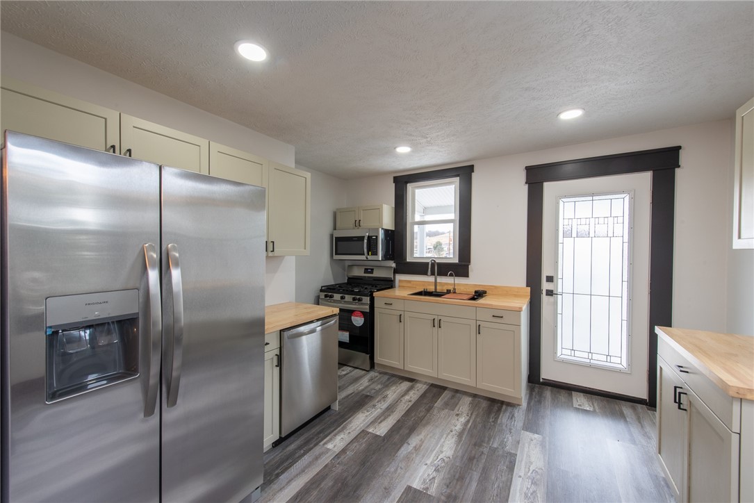 Oklahoma Boro, Pennsylvania 15613, United States, 4 Bedrooms Bedrooms, ,2 BathroomsBathrooms,Residential,Active,77083