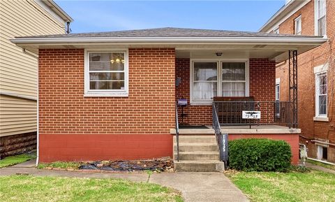 Photo of 1925 Kenneth Ave, New Kensington, PA 15068 (MLS # 1744038)