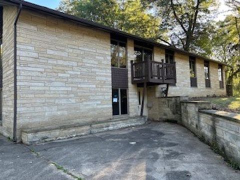 Photo of 246 Edison St, Uniontown, PA 15401 (MLS # 1735290)