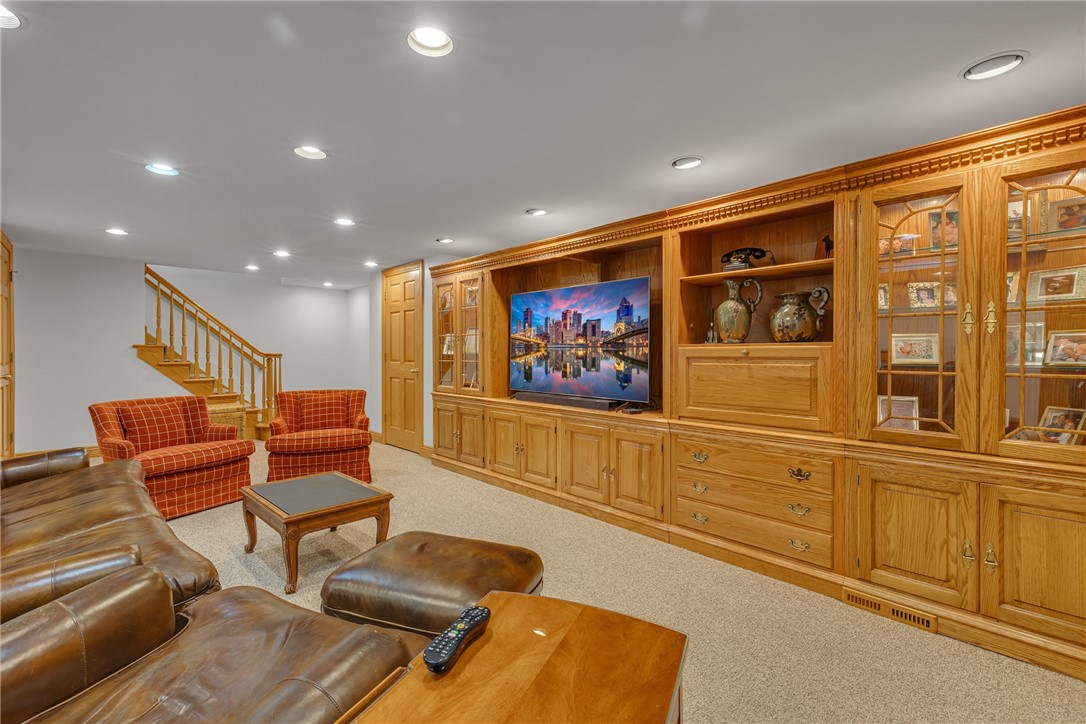 North Sewickley Twp, Pennsylvania 15010, United States, 3 Bedrooms Bedrooms, ,3 BathroomsBathrooms,Residential,Pending,123702