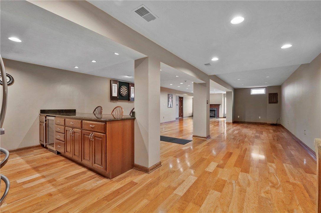 Cranberry Twp, Pennsylvania 16066, United States, 4 Bedrooms Bedrooms, ,4 BathroomsBathrooms,Residential,Pending,6670