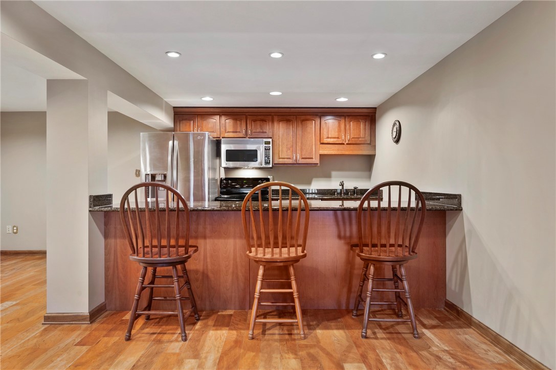 Cranberry Twp, Pennsylvania 16066, United States, 4 Bedrooms Bedrooms, ,4 BathroomsBathrooms,Residential,Pending,6670