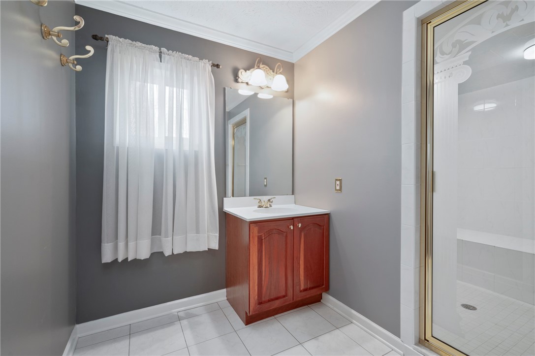 Cranberry Twp, Pennsylvania 16066, United States, 4 Bedrooms Bedrooms, ,4 BathroomsBathrooms,Residential,Pending,6670