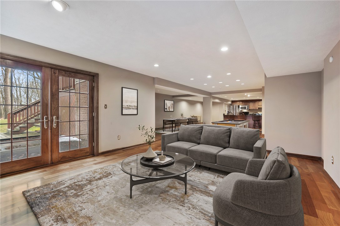 Cranberry Twp, Pennsylvania 16066, United States, 4 Bedrooms Bedrooms, ,4 BathroomsBathrooms,Residential,Pending,6670