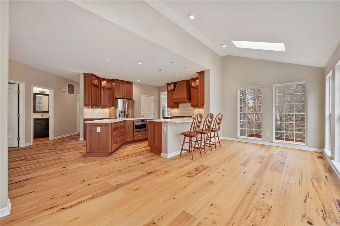 Cranberry Twp, Pennsylvania 16066, United States, 4 Bedrooms Bedrooms, ,4 BathroomsBathrooms,Residential,Pending,6670