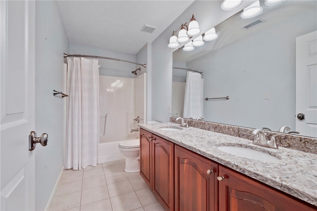 Cranberry Twp, Pennsylvania 16066, United States, 4 Bedrooms Bedrooms, ,4 BathroomsBathrooms,Residential,Pending,6670