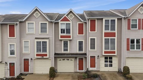 Photo of 313 Hamlet Ct, Pittsburgh, PA 15227 (MLS # 1744150)