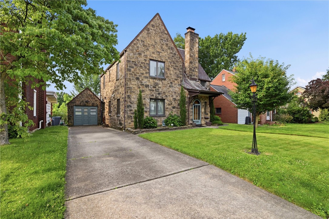 1026 Woodberry Rd