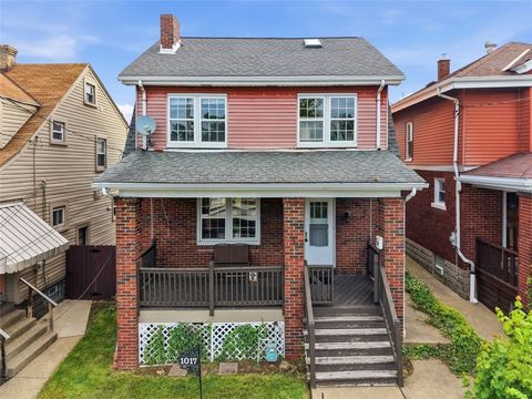 Photo of 1017 Norwich Ave, Pittsburgh, PA 15226 (MLS # 1751675)