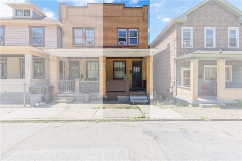 Townhouse For Sale - 827 1/2 Frank St St<br/> McKees Rocks, PA 15136