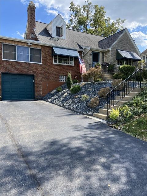 Photo of 509 Brownstown Rd, Irwin, PA 15642 (MLS # 1737879)