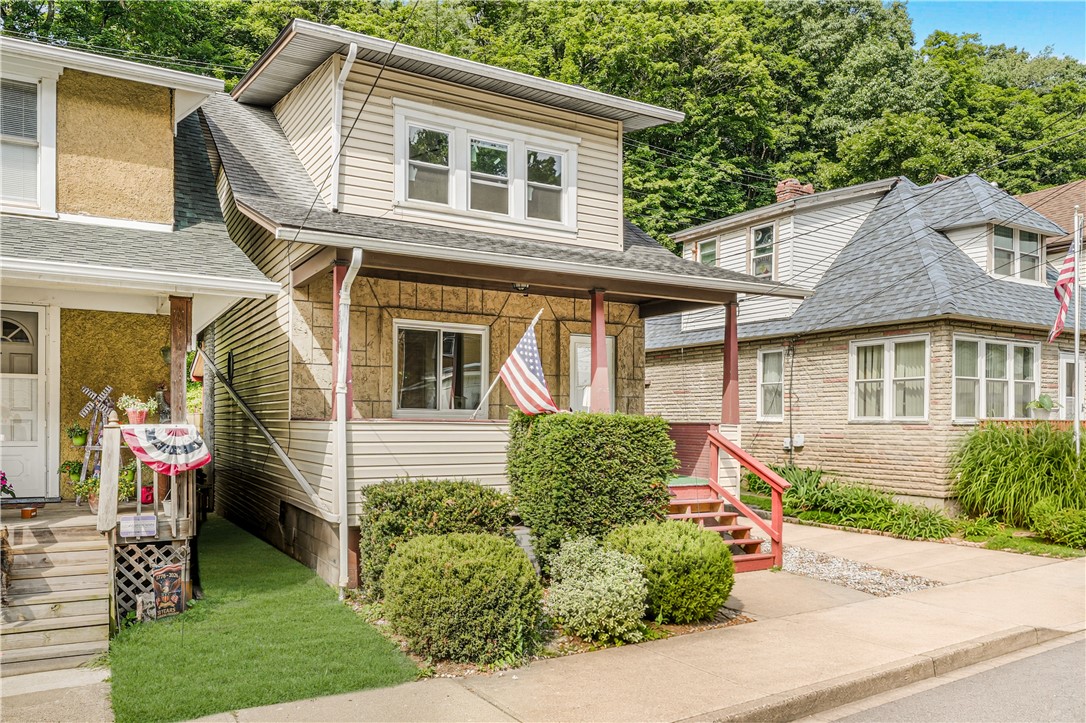 293 Lexington Ct