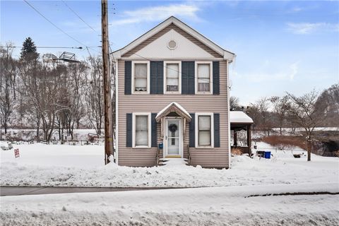 Photo of 410 Pennsylvania Ave, Monaca, PA 15061 (MLS # 1738539)