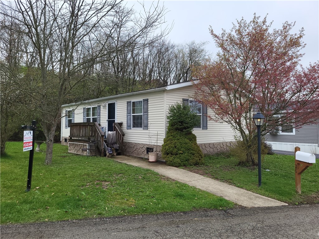 28 Parkvue Dr Dr, Finleyville, Pennsylvania image 1