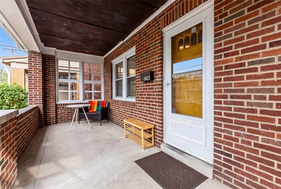 6923 Greenwood Street