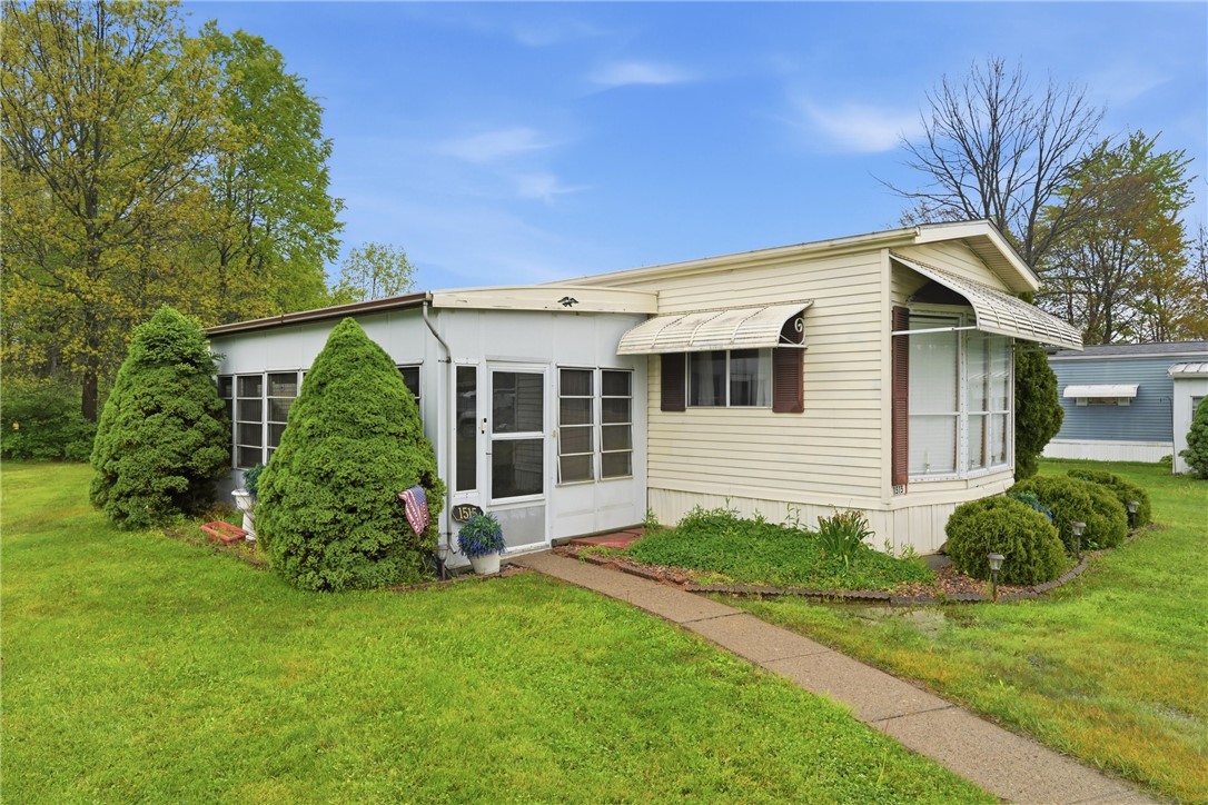 Photo 1 of 9 — 1515 Lee Ln, Grove City Boro, PA 16127
