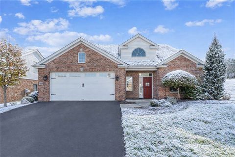 Photo of 413 Crossbow Ct, Canonsburg, PA 15317 (MLS # 1740962)