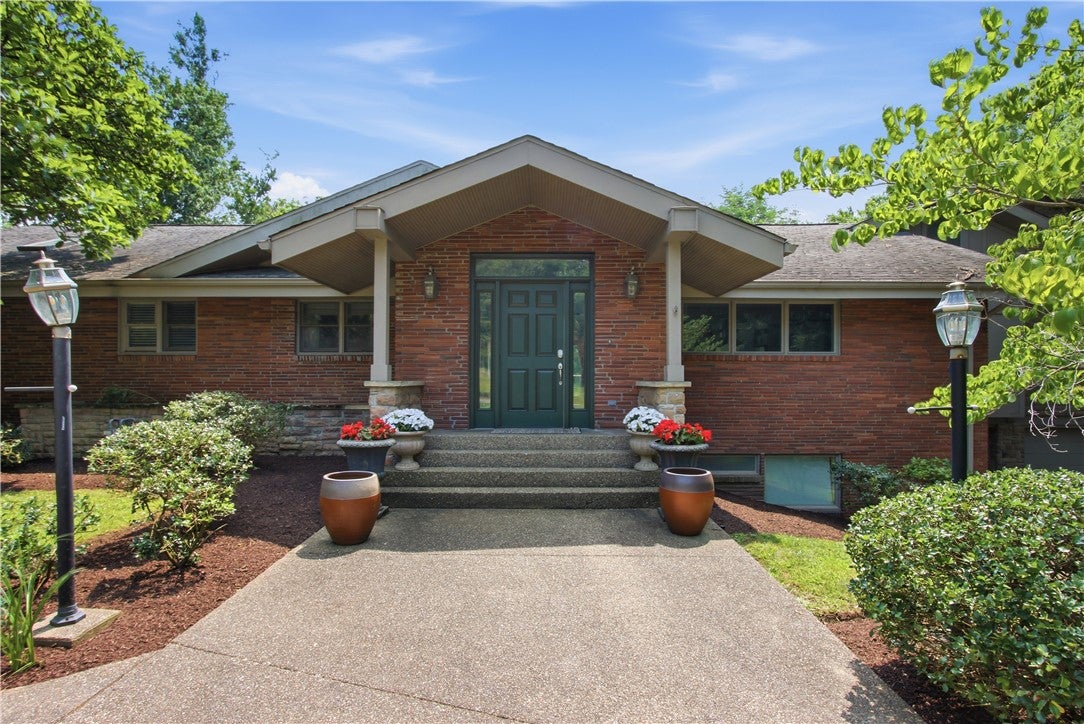 2072 Outlook Drive