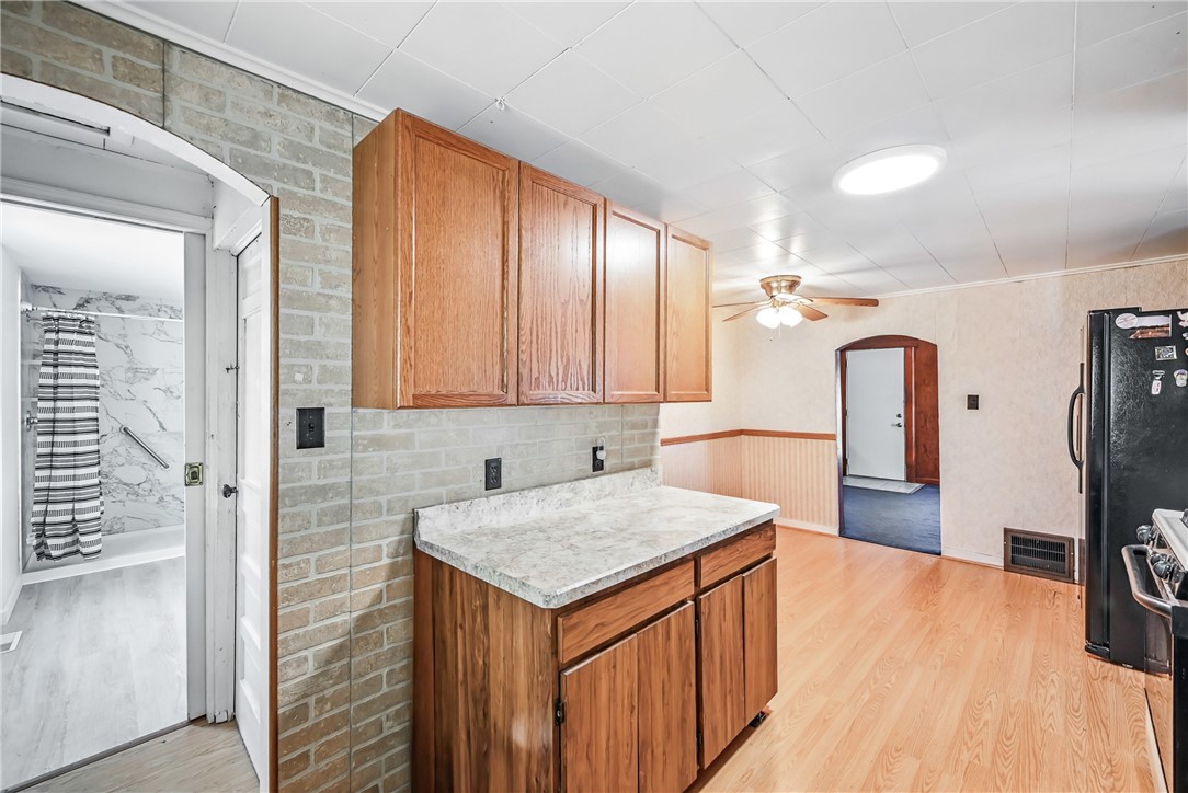 Shenango Twp - Mer, Pennsylvania 16159, United States, 2 Bedrooms Bedrooms, ,1 BathroomBathrooms,Residential,Contingent,151648