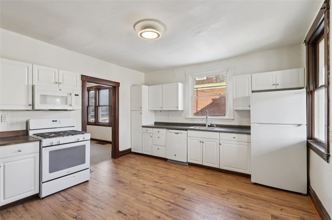 Arlington, Pennsylvania 15210, United States, 3 Bedrooms Bedrooms, ,2 BathroomsBathrooms,Residential,Active,253540