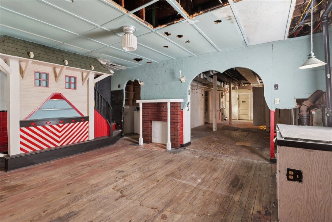 Arlington, Pennsylvania 15210, United States, 3 Bedrooms Bedrooms, ,2 BathroomsBathrooms,Residential,Active,253540