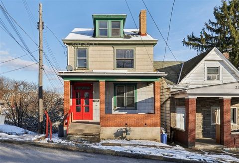 Photo of 221 Fernleaf St, Pittsburgh, PA 15210 (MLS # 1732748)
