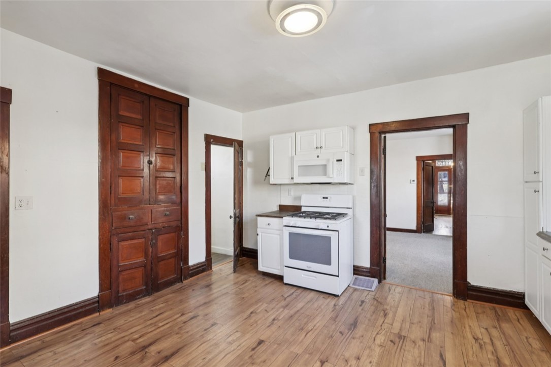 Arlington, Pennsylvania 15210, United States, 3 Bedrooms Bedrooms, ,2 BathroomsBathrooms,Residential,Active,253540