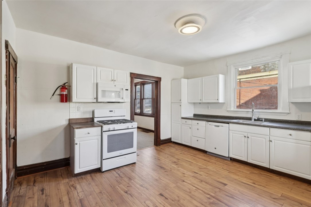 Arlington, Pennsylvania 15210, United States, 3 Bedrooms Bedrooms, ,2 BathroomsBathrooms,Residential,Active,253540