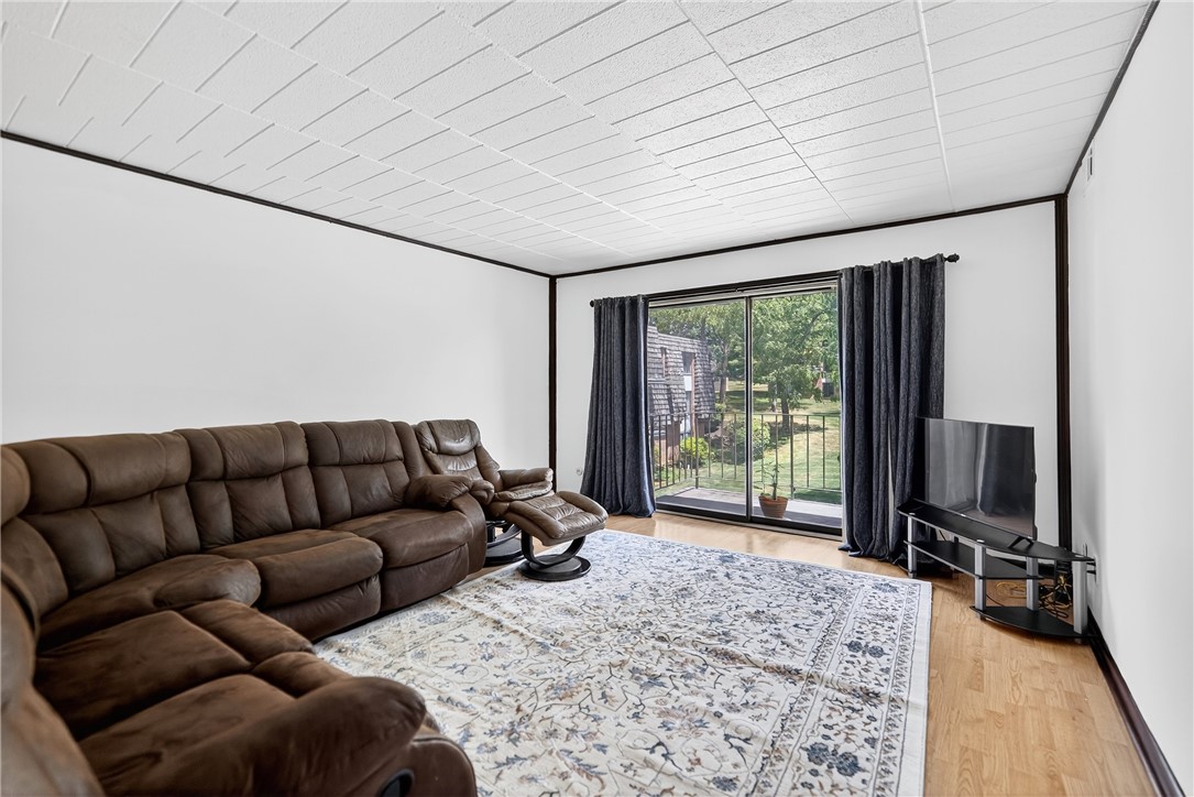 Moon/Crescent Twp, Pennsylvania 15108, United States, 2 Bedrooms Bedrooms, ,2 BathroomsBathrooms,Residential,Active,183587